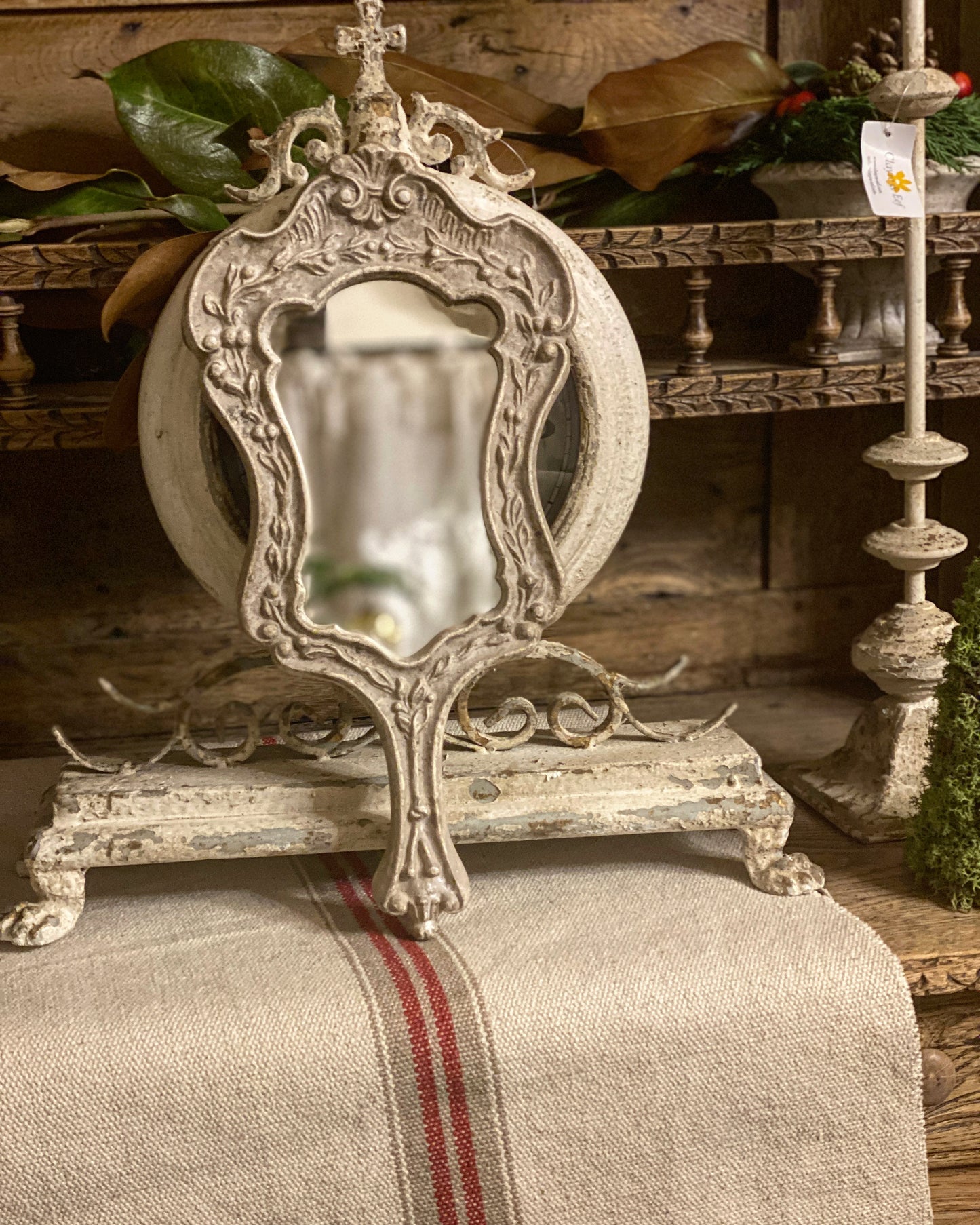 Specchio Con Decori E Manico Lavorato