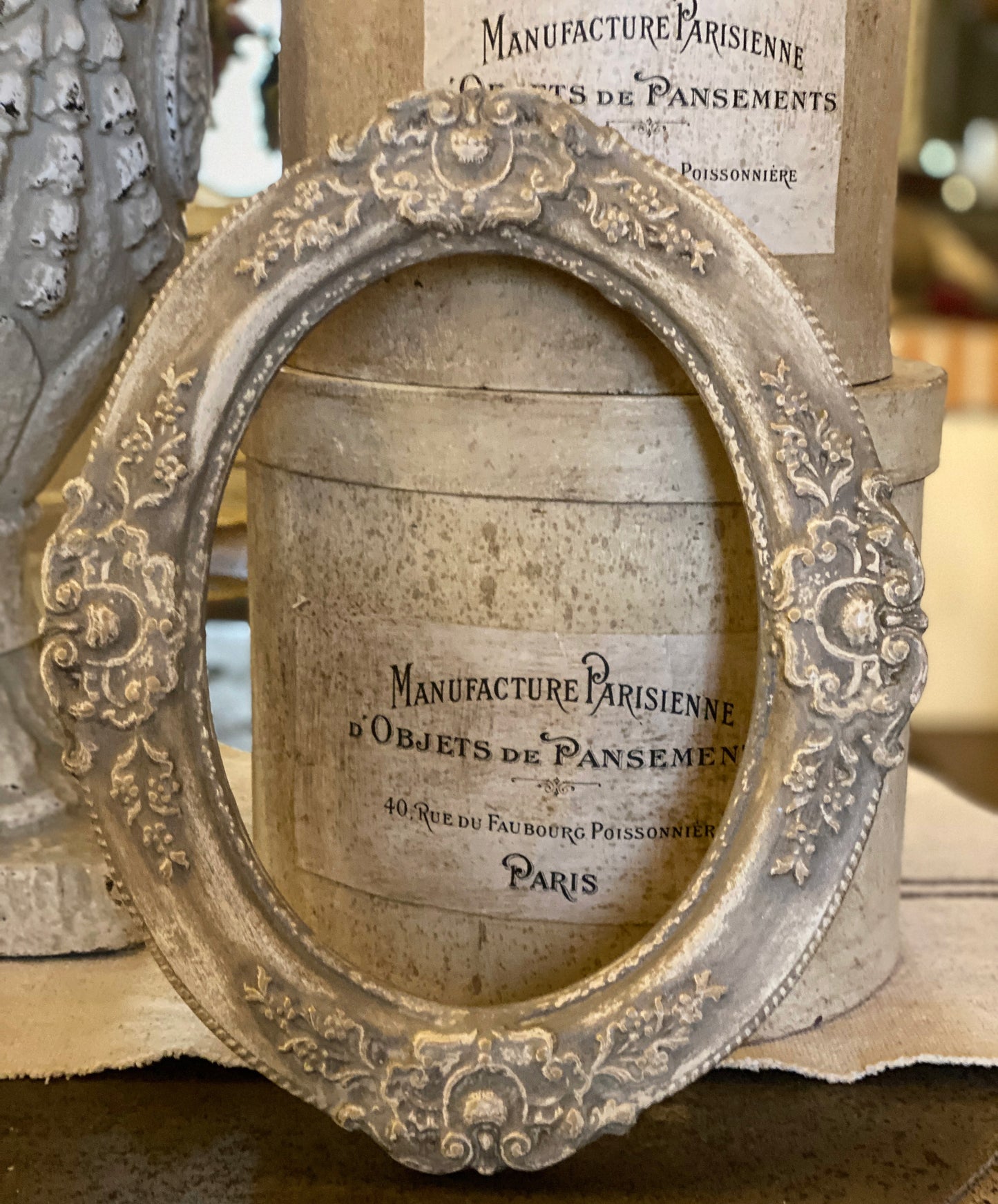 Cornice Ovale Con Decori