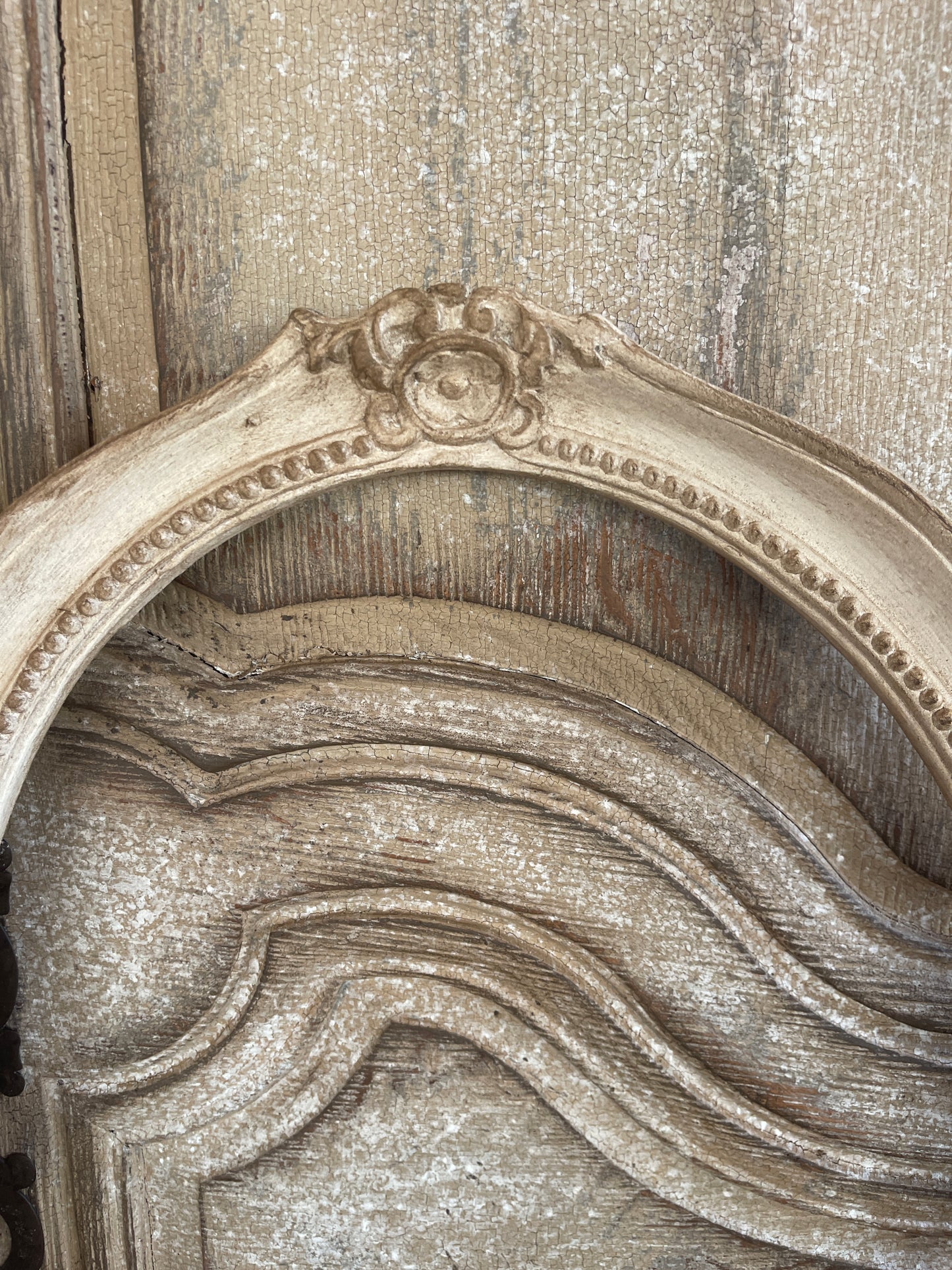Cornice Ovale Con Decori Rotondi