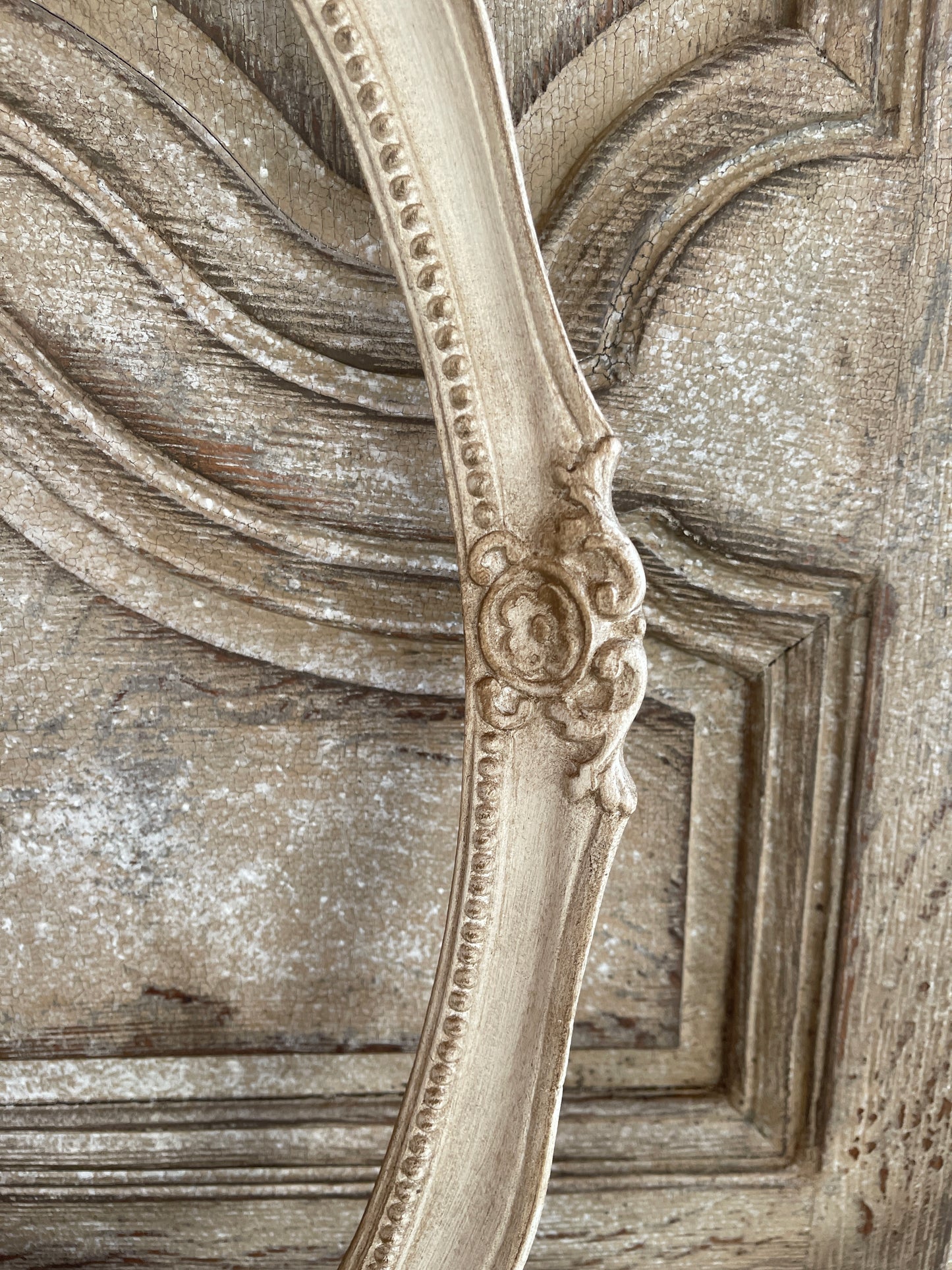 Cornice Ovale Con Decori Rotondi