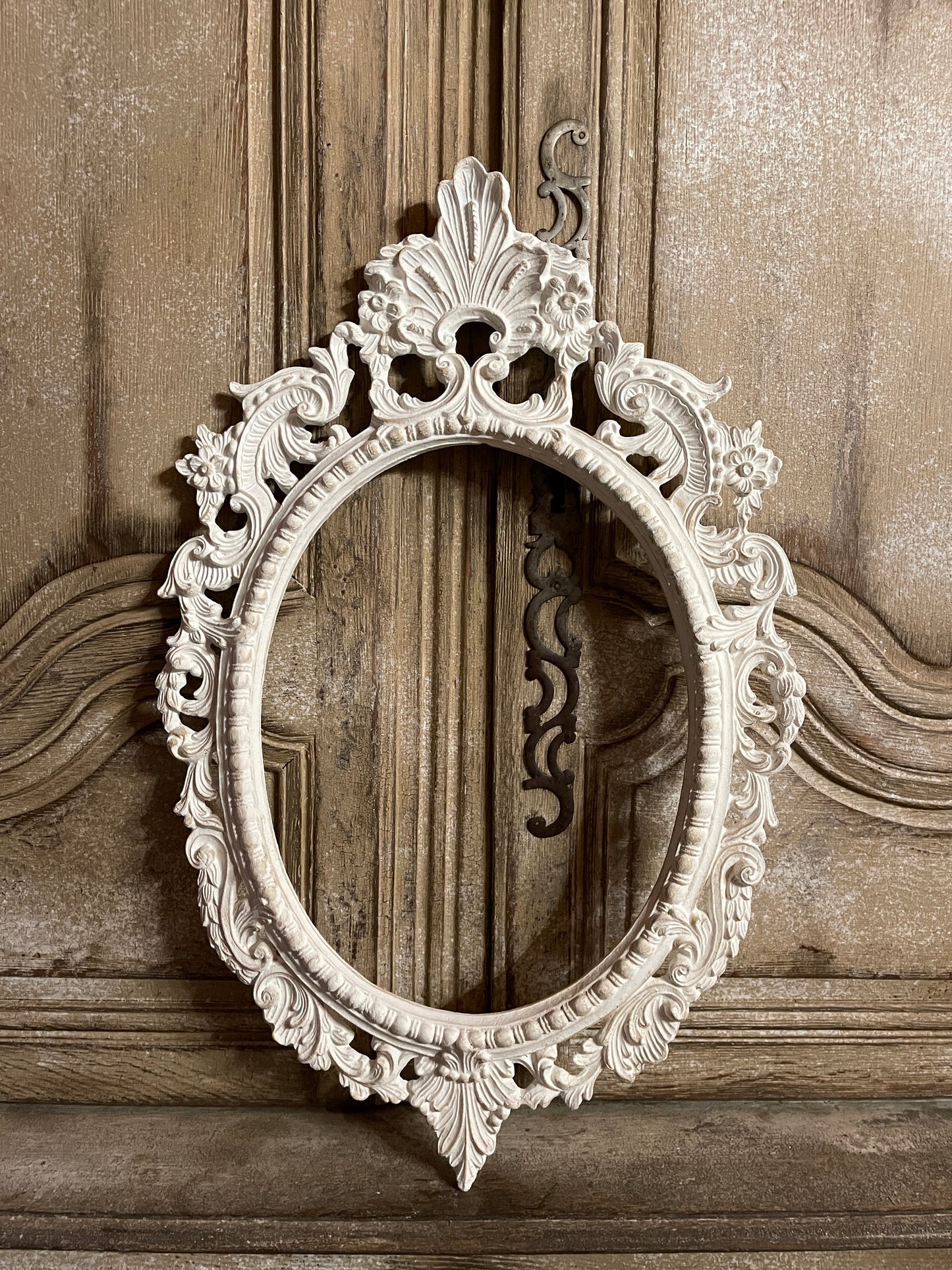 Cornice Ovale Decorata Con Fregio e Fiori