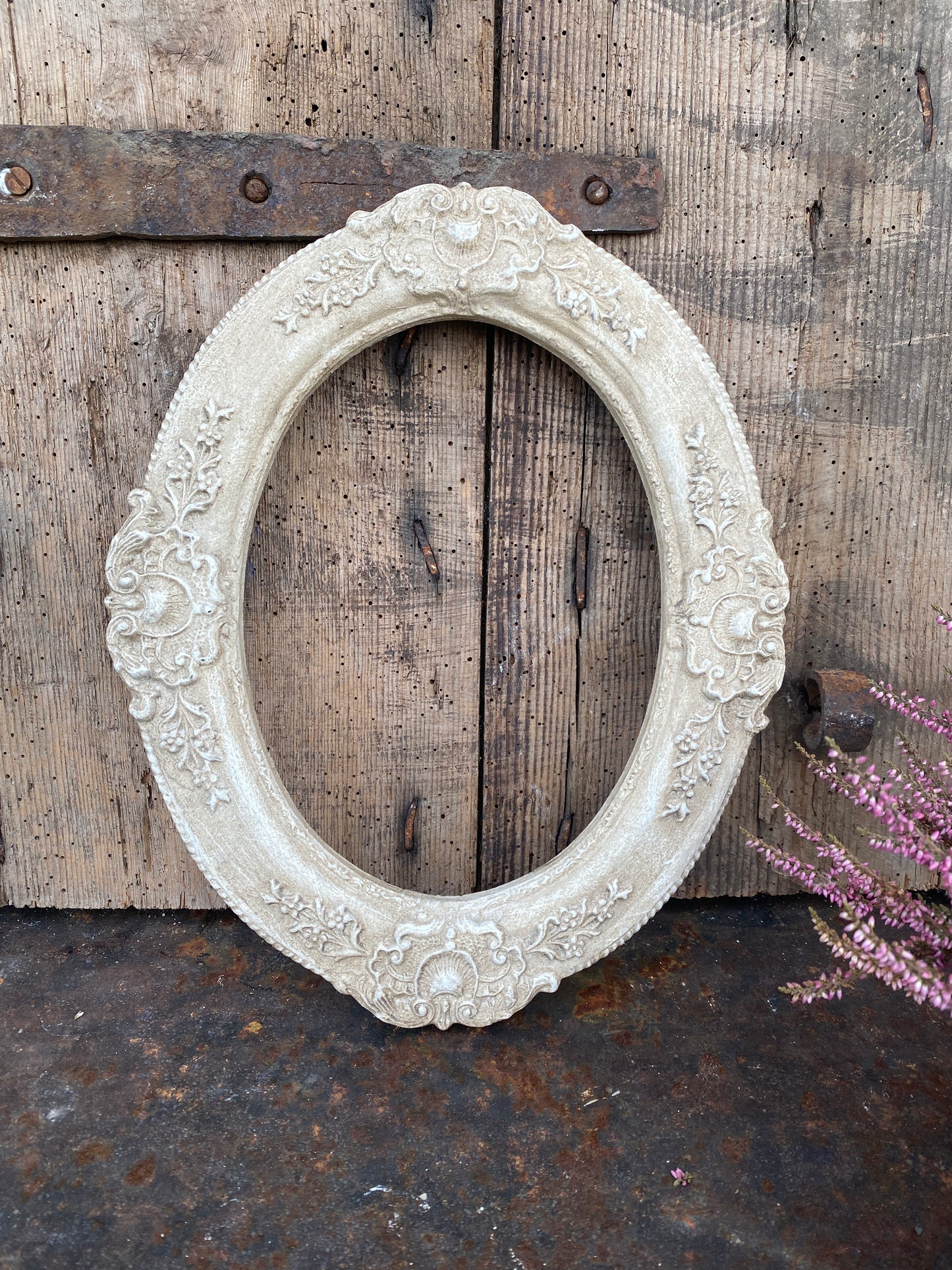 Cornice Ovale Con Decori