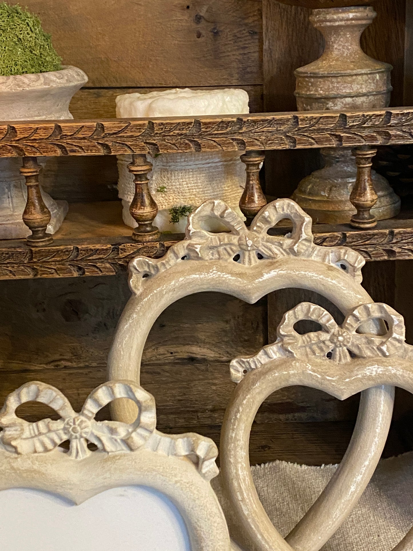 Cornice A Cuore Nodo D'Amore