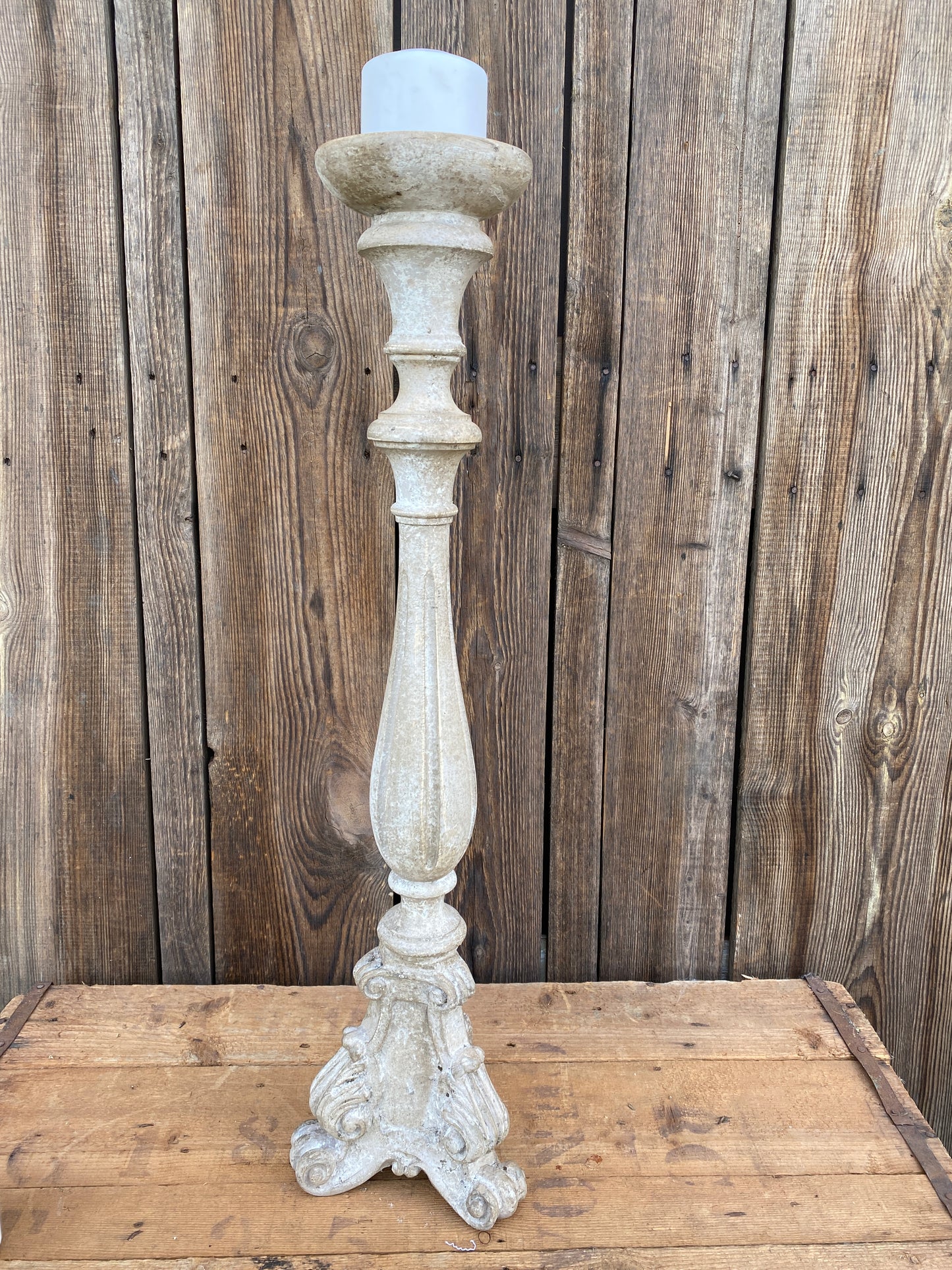 Candelabro Con Base Decorato