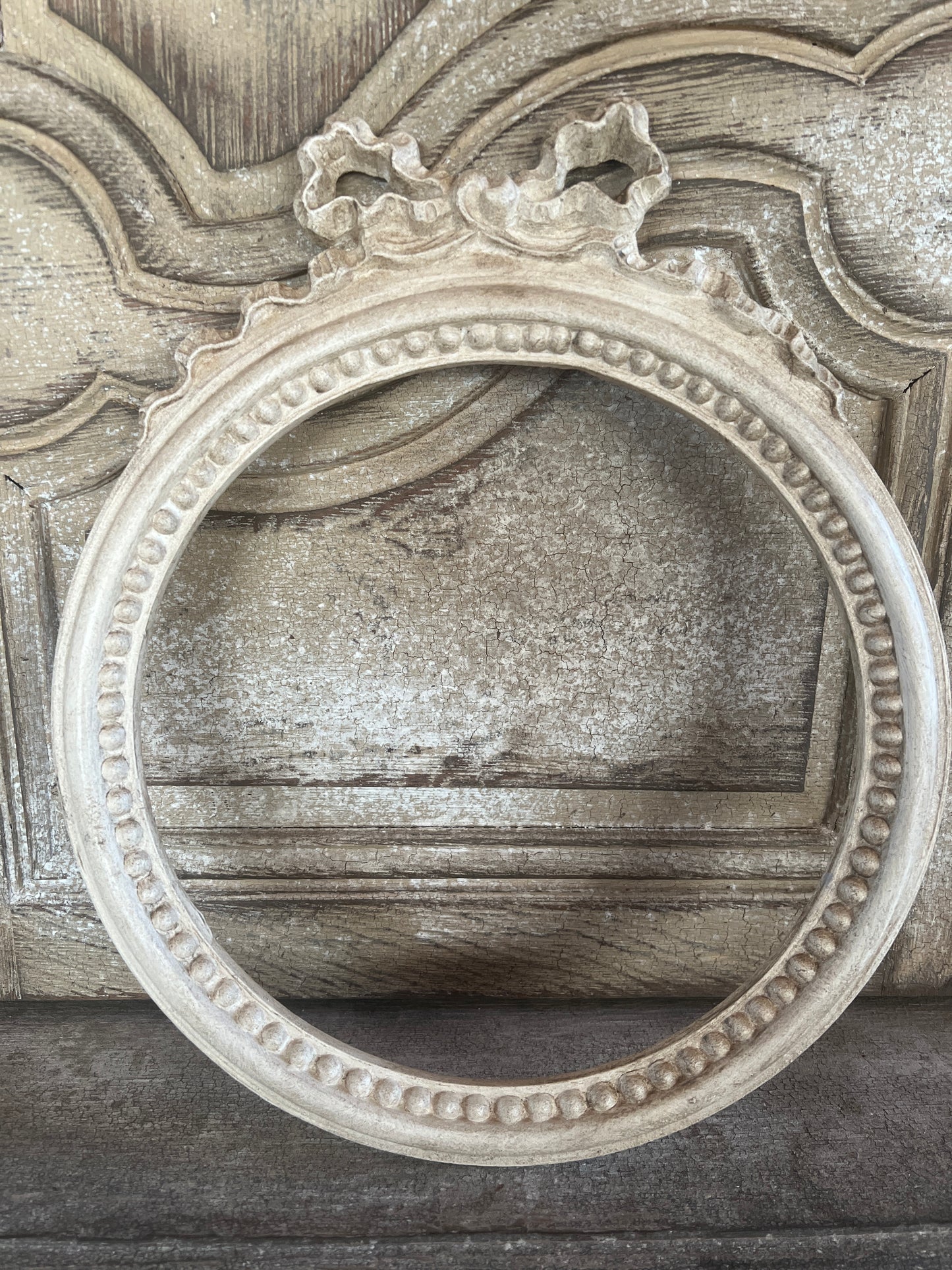 Cornice Nodo D'Amore Rotondo