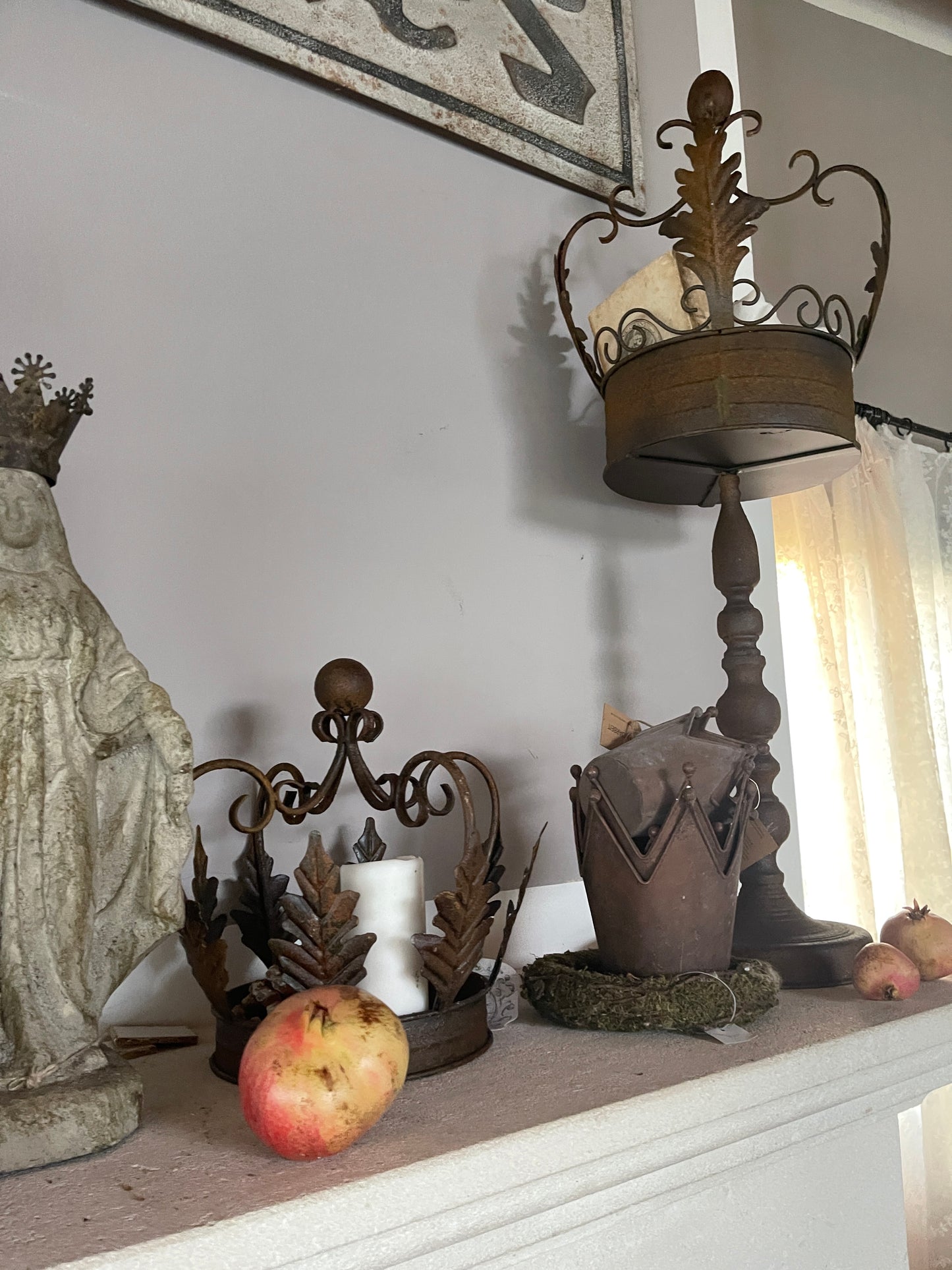 Decoro Corona Con Piedistallo