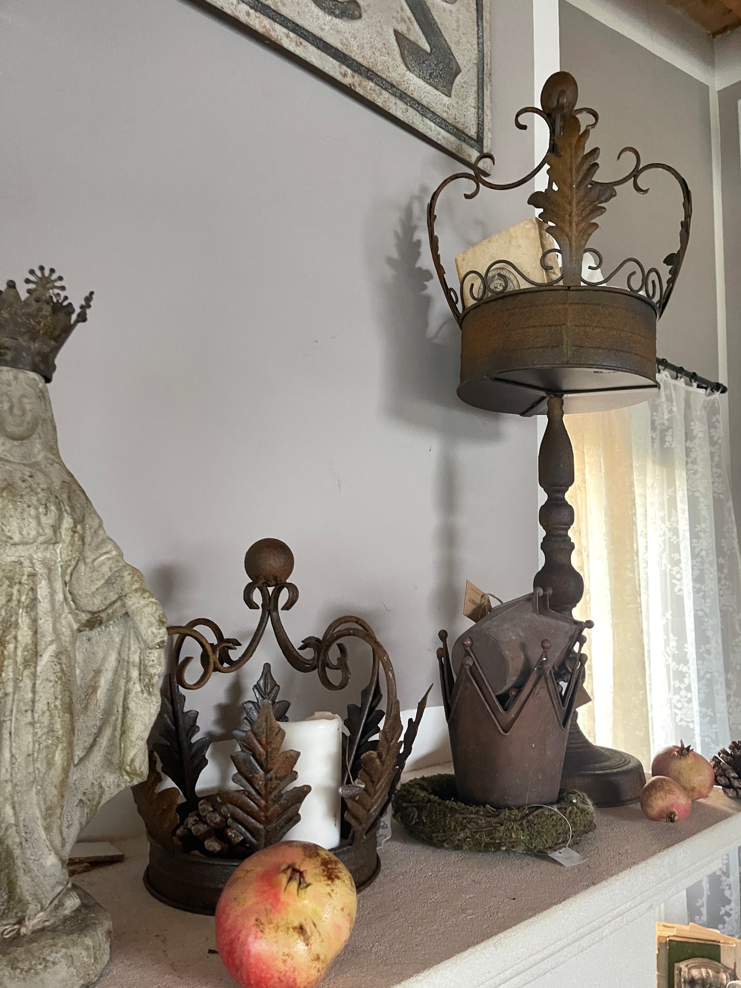 Decoro Corona Con Piedistallo
