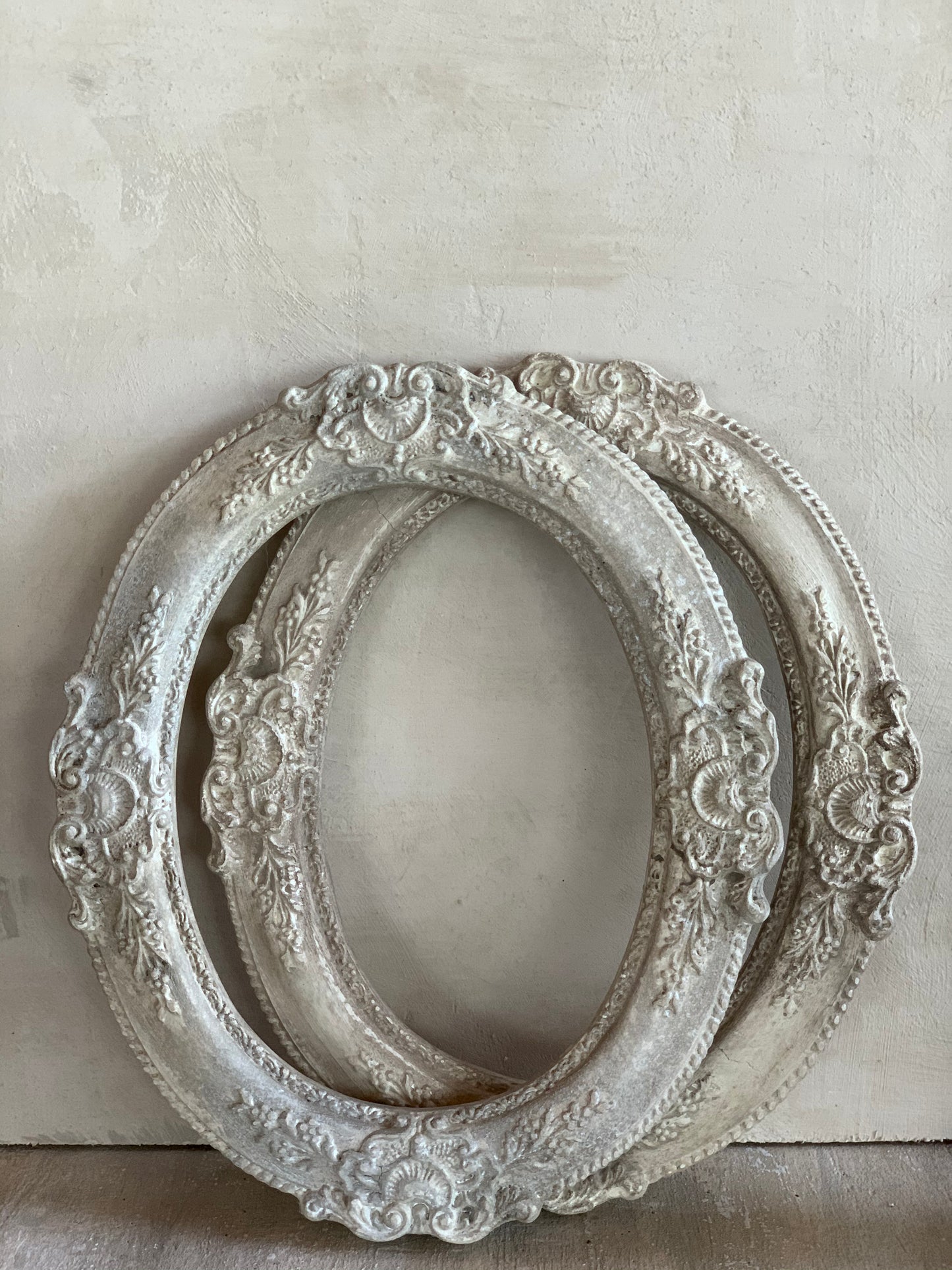 Cornice Ovale Con Decori