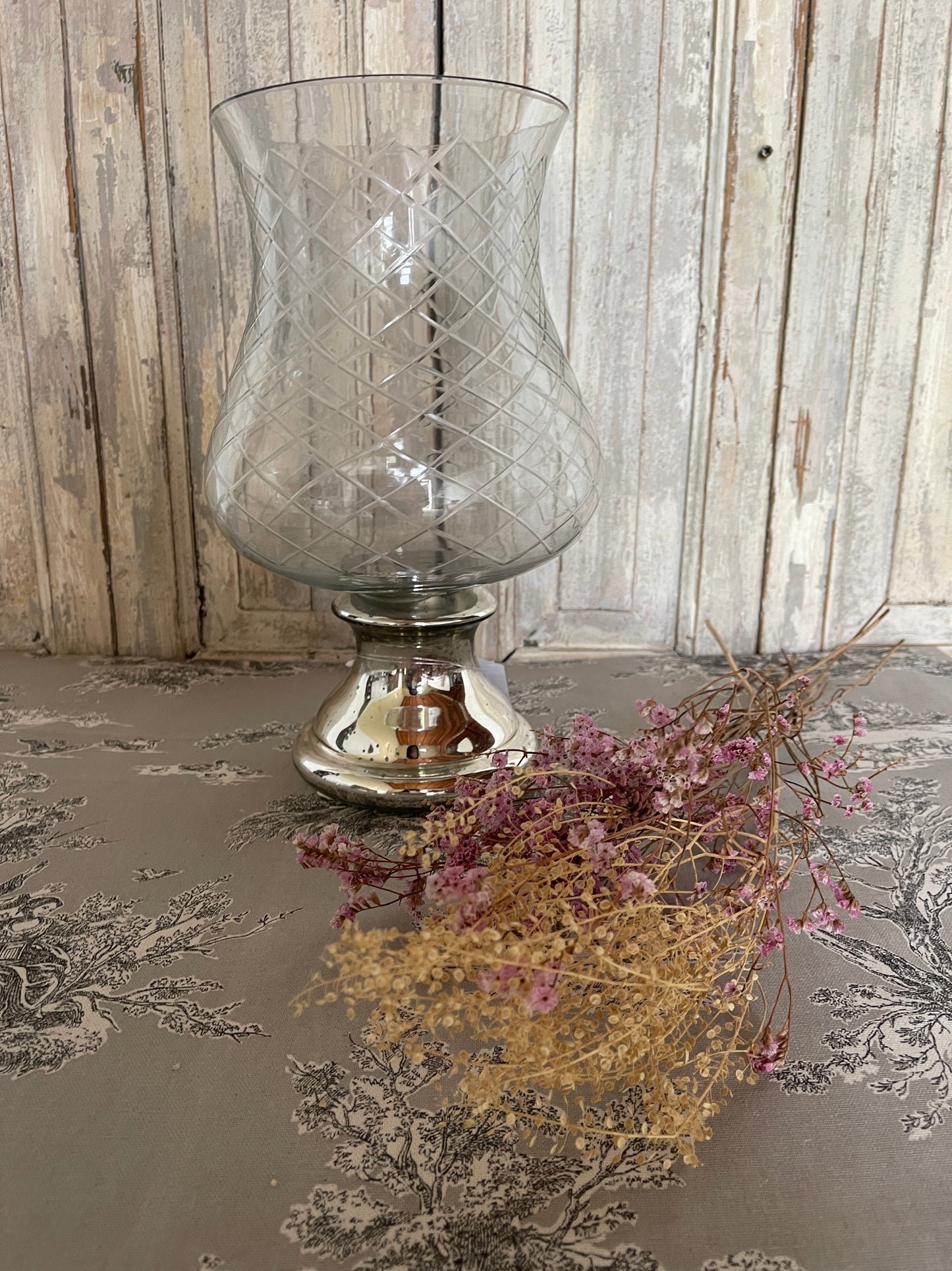 Vaso Decorato Con Piedistallo Liscio Argento