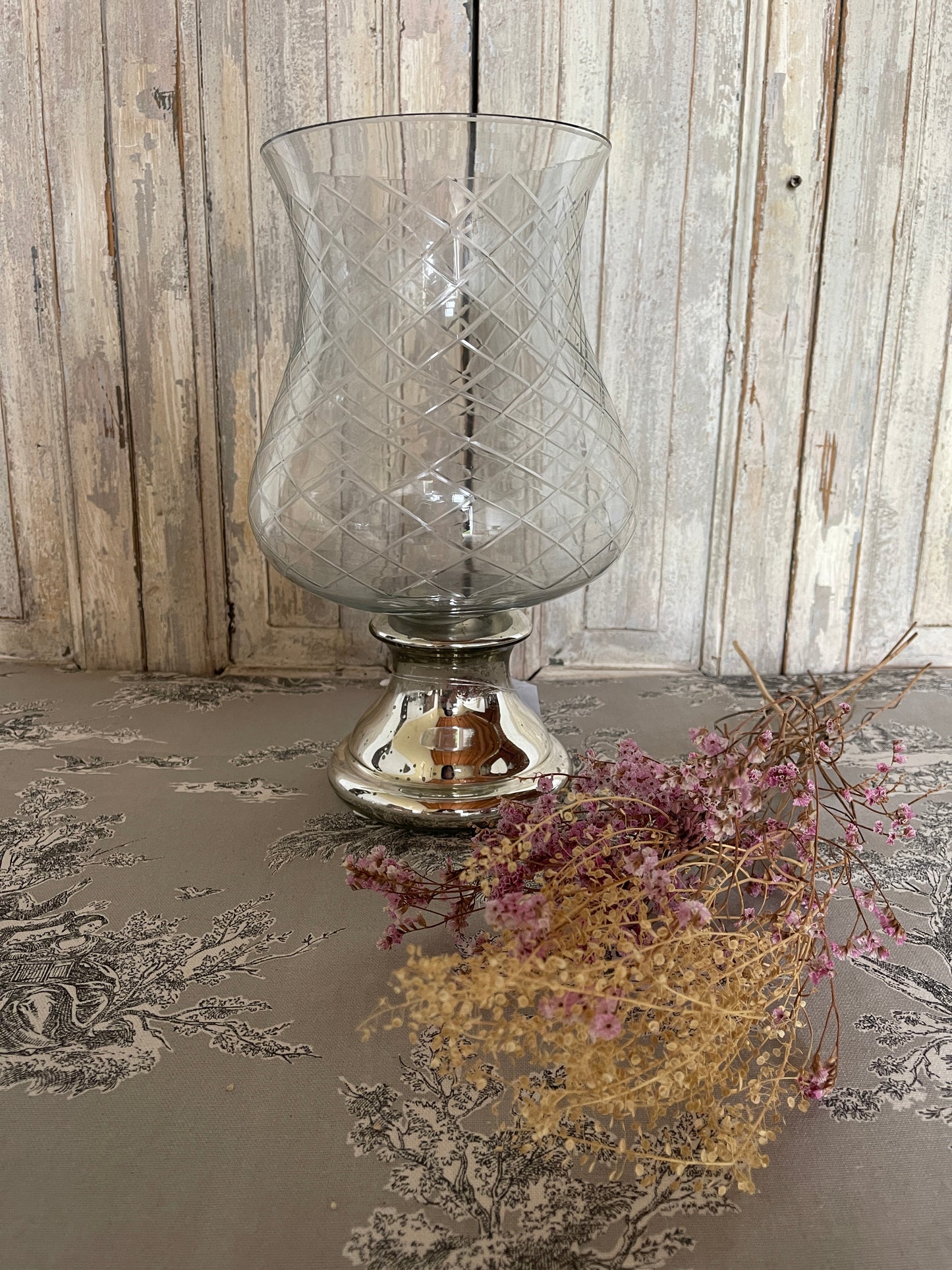 Vaso Decorato Con Piedistallo Liscio Argento