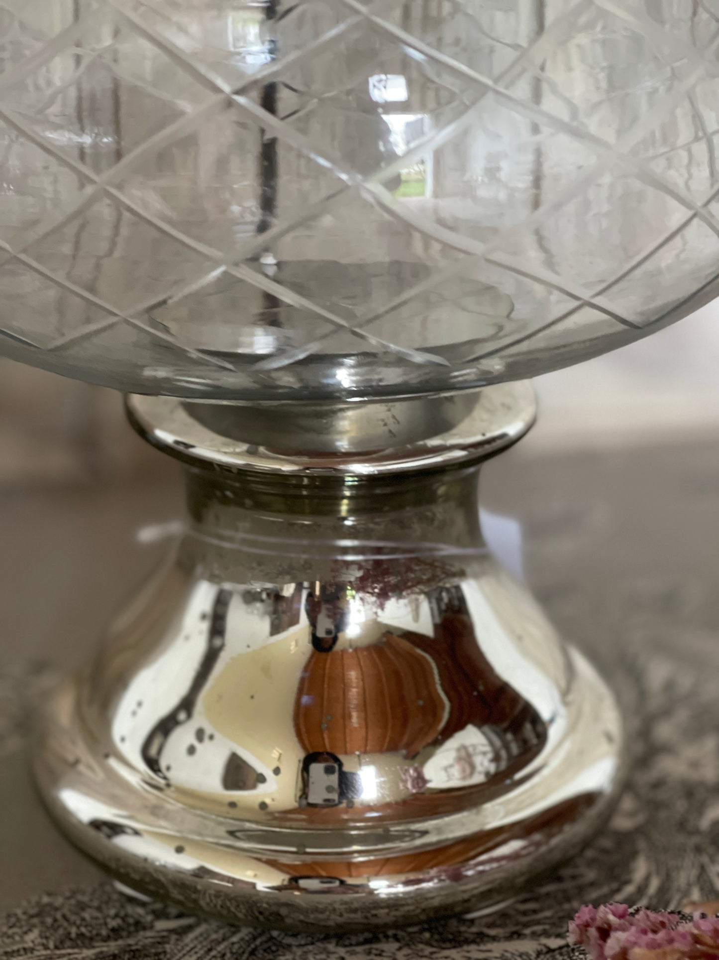 Vaso Decorato Con Piedistallo Liscio Argento