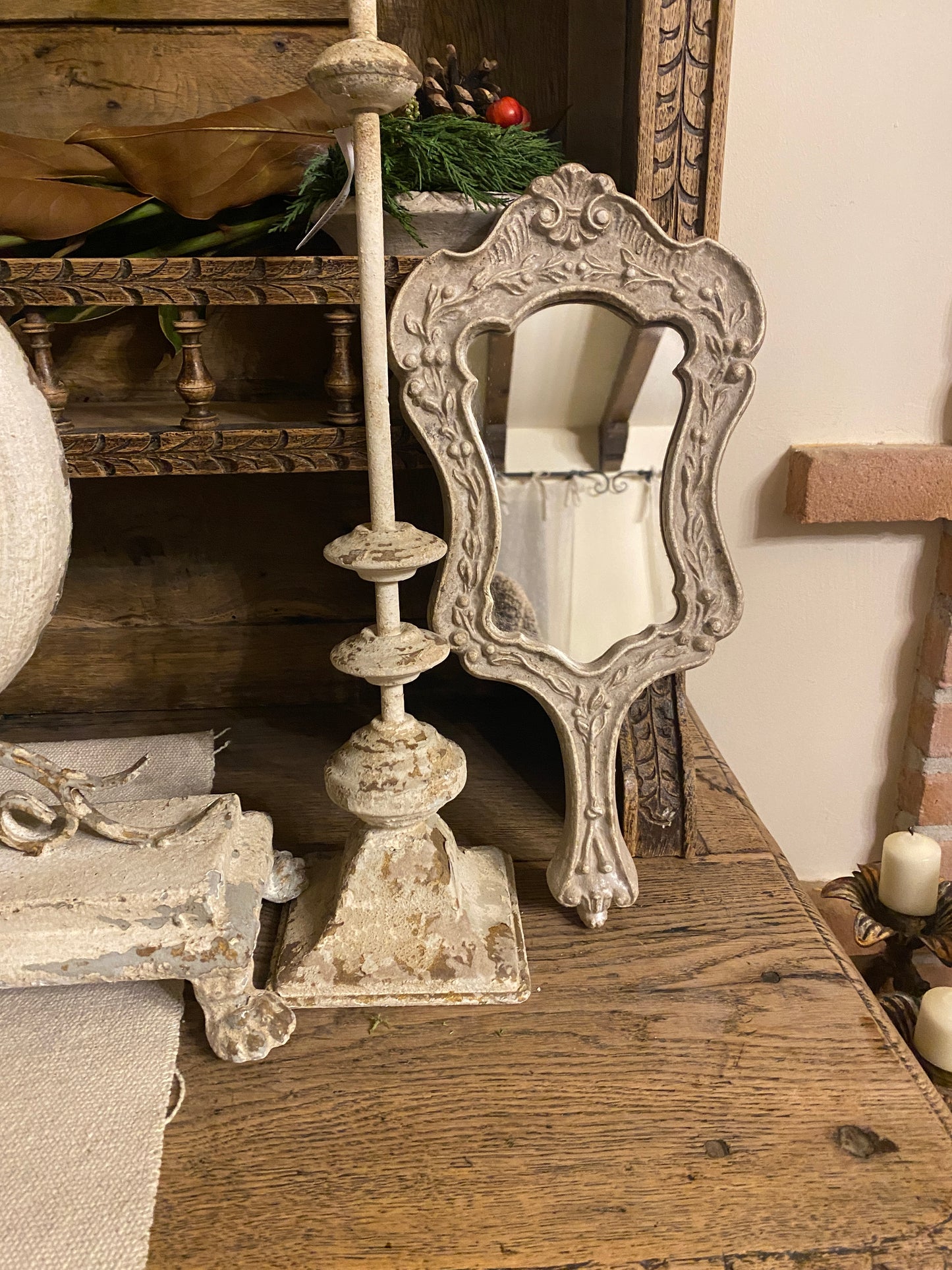Specchio Con Decori E Manico Lavorato
