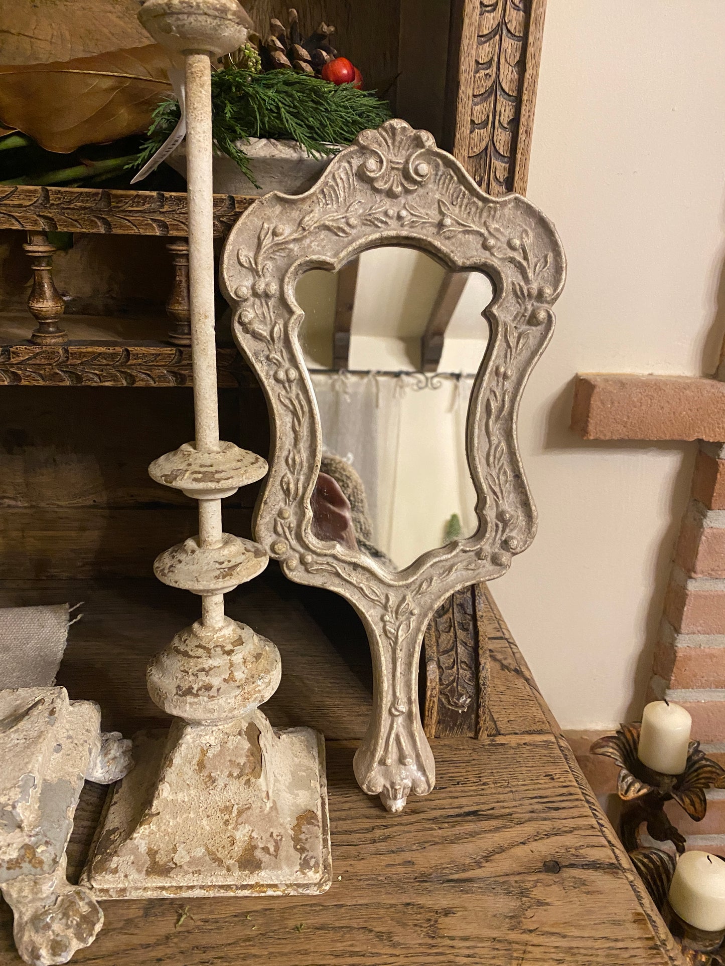 Specchio Con Decori E Manico Lavorato
