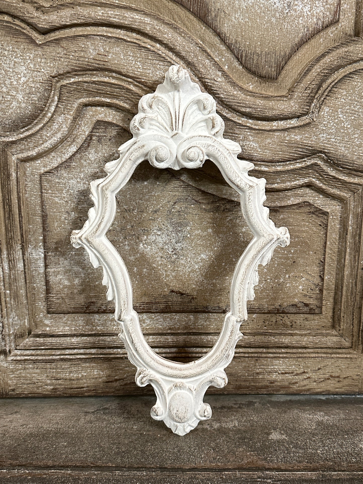 Cornice Con Punta