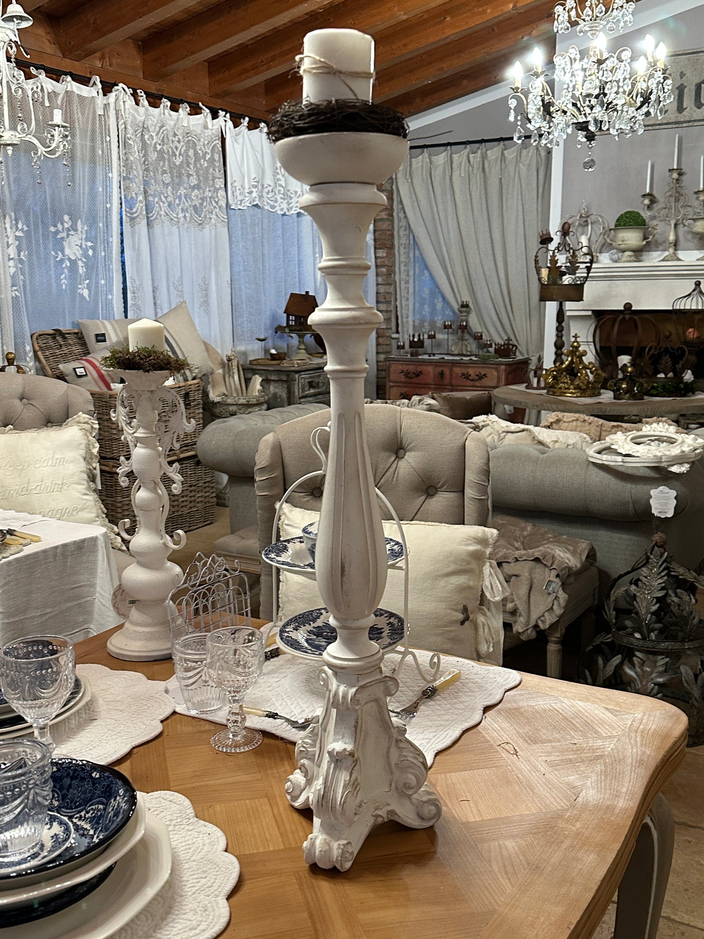 Candelabro Con Base Decorato