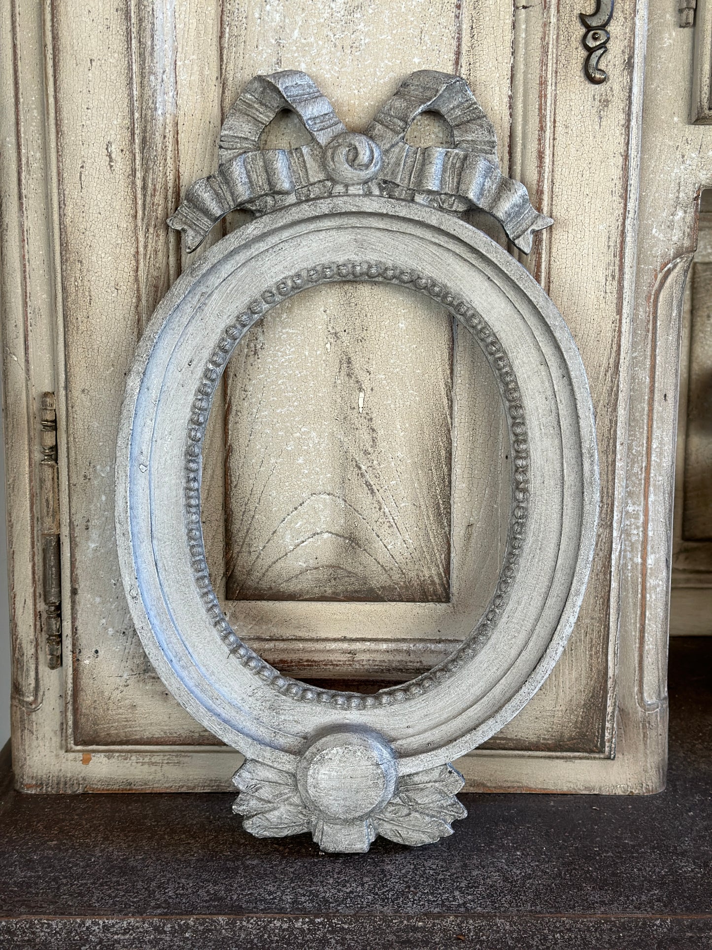 Cornice Ovale Con Fiocco