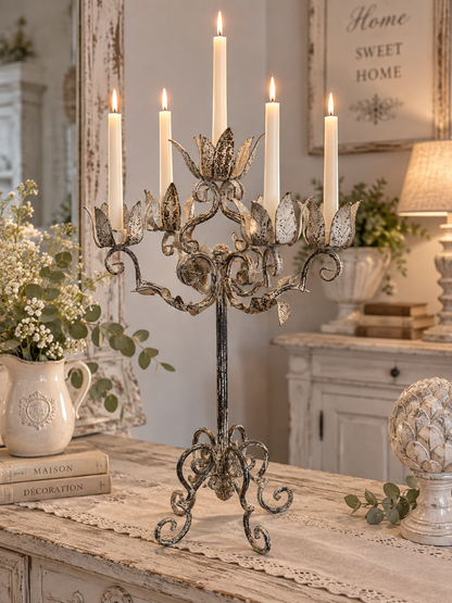 Candelabro Nero Anticato A Cinque Candele Con Foglie