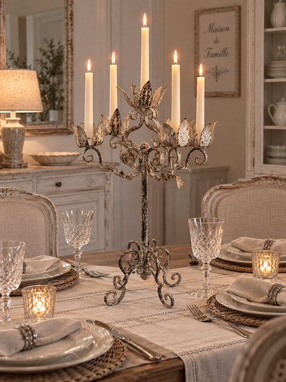 Candelabro Nero Anticato A Cinque Candele Con Foglie