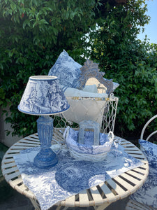 Paralume A Cono Per Lampada In Toile De Jouy Bianco & Blu