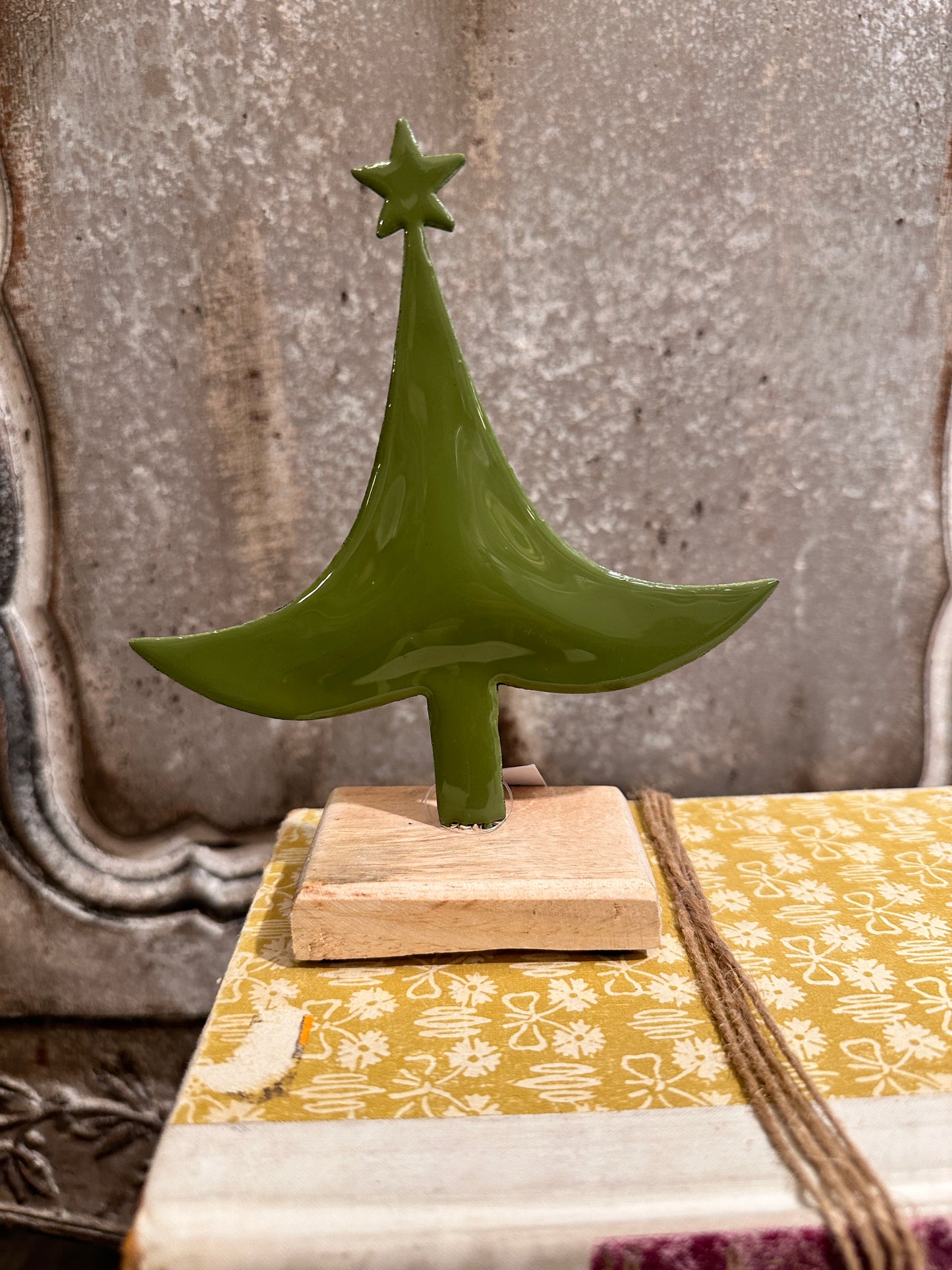 Albero Con Piedistallo