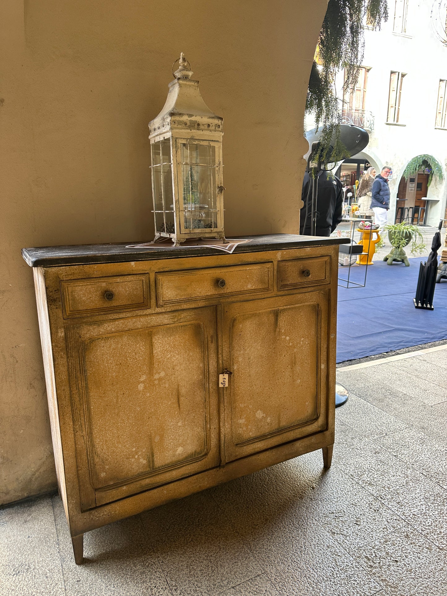 Credenza Con 3 Cassetti