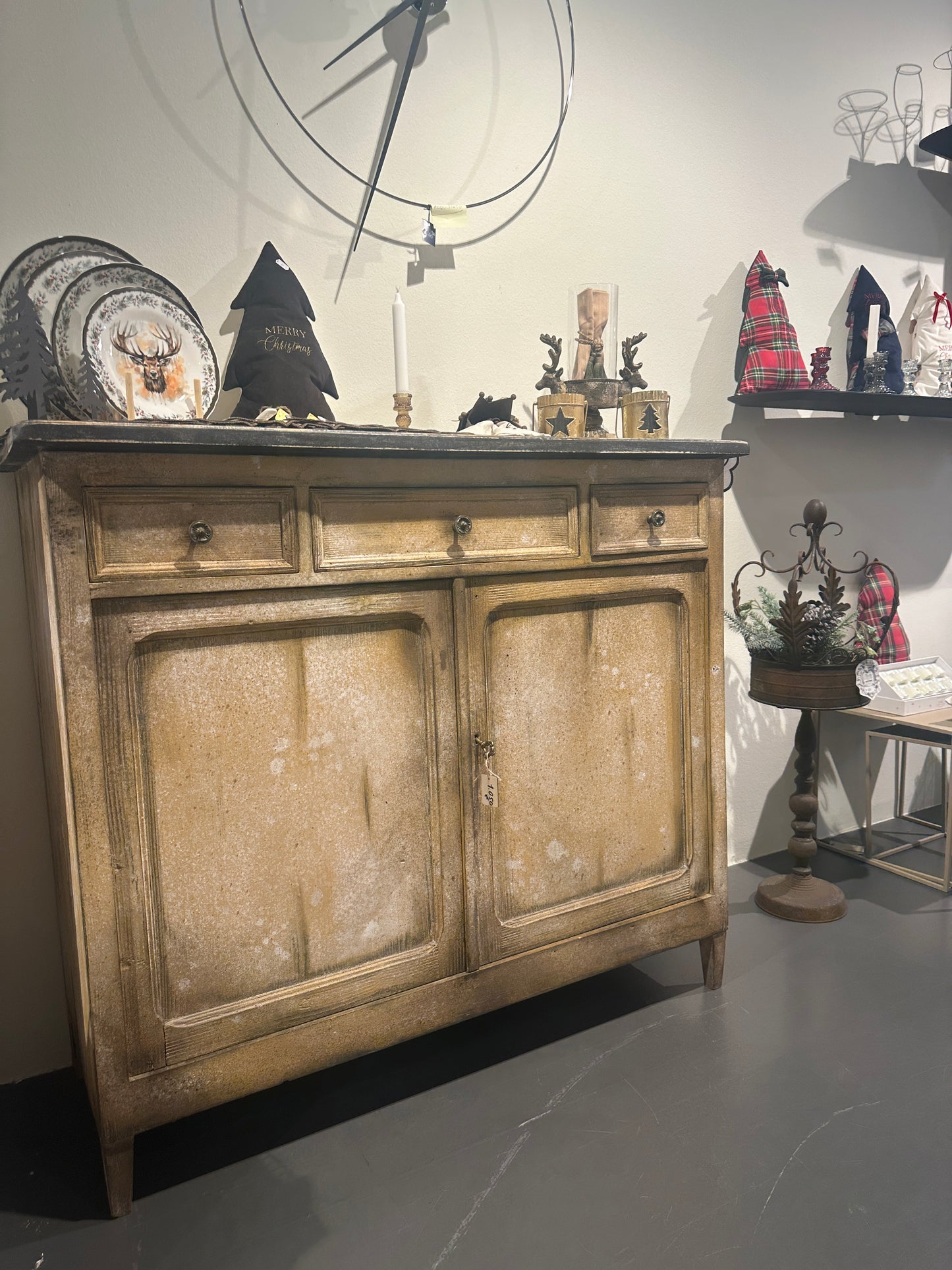 Credenza Con 3 Cassetti