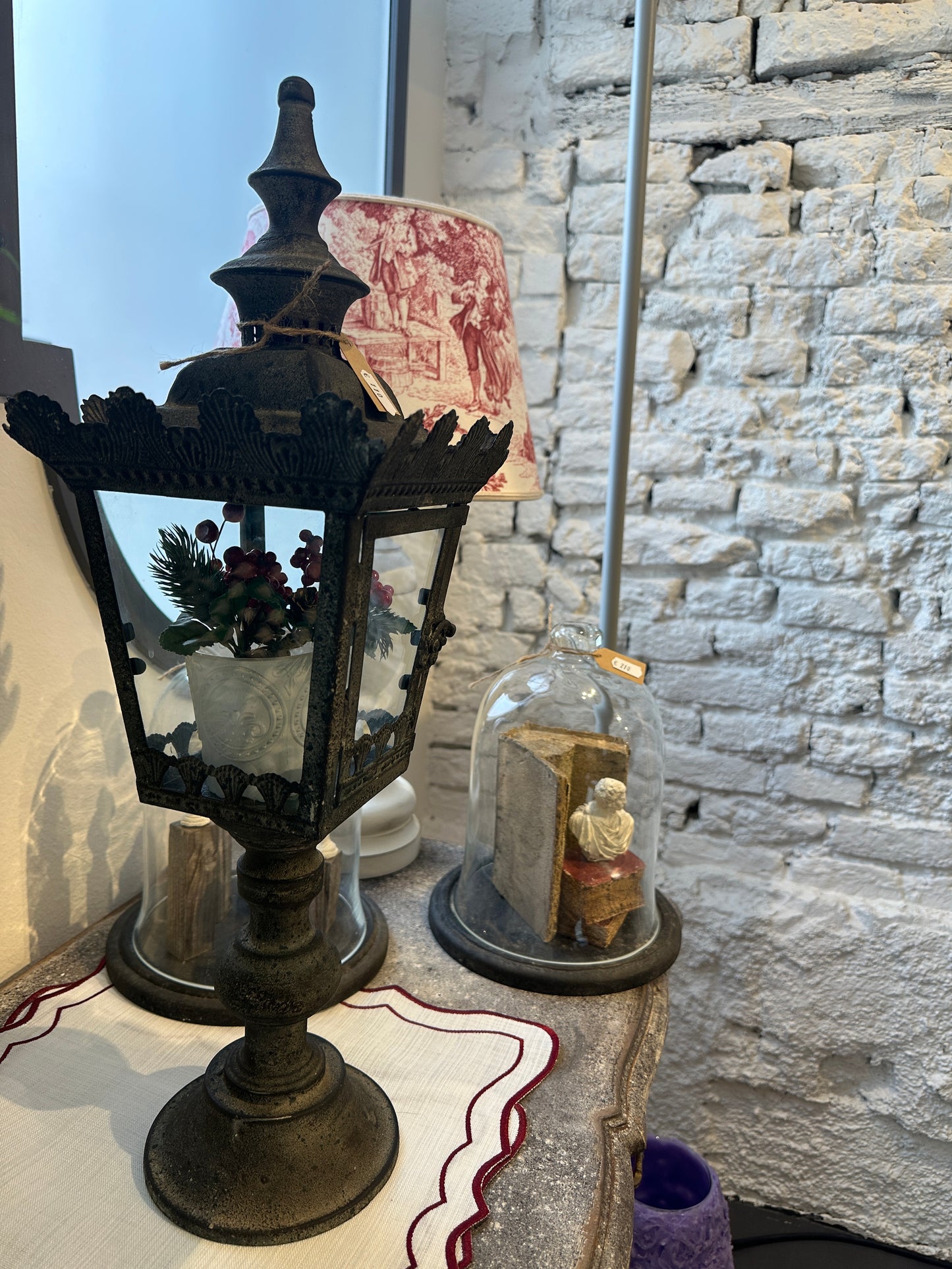 Lanterna Nera Con Piedistallo