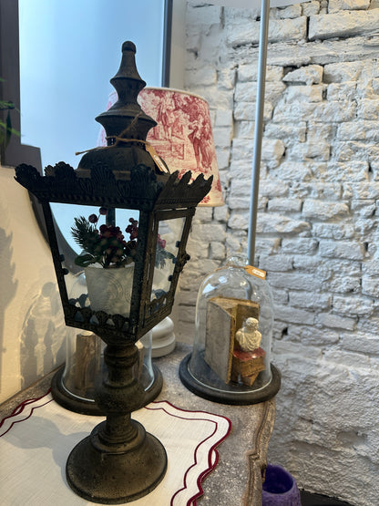 Lanterna Nera Con Piedistallo
