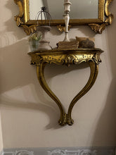 Carica l&#39;immagine nel visualizzatore di Gallery, Consolle Foglia Oro Anticata Con Specchio
