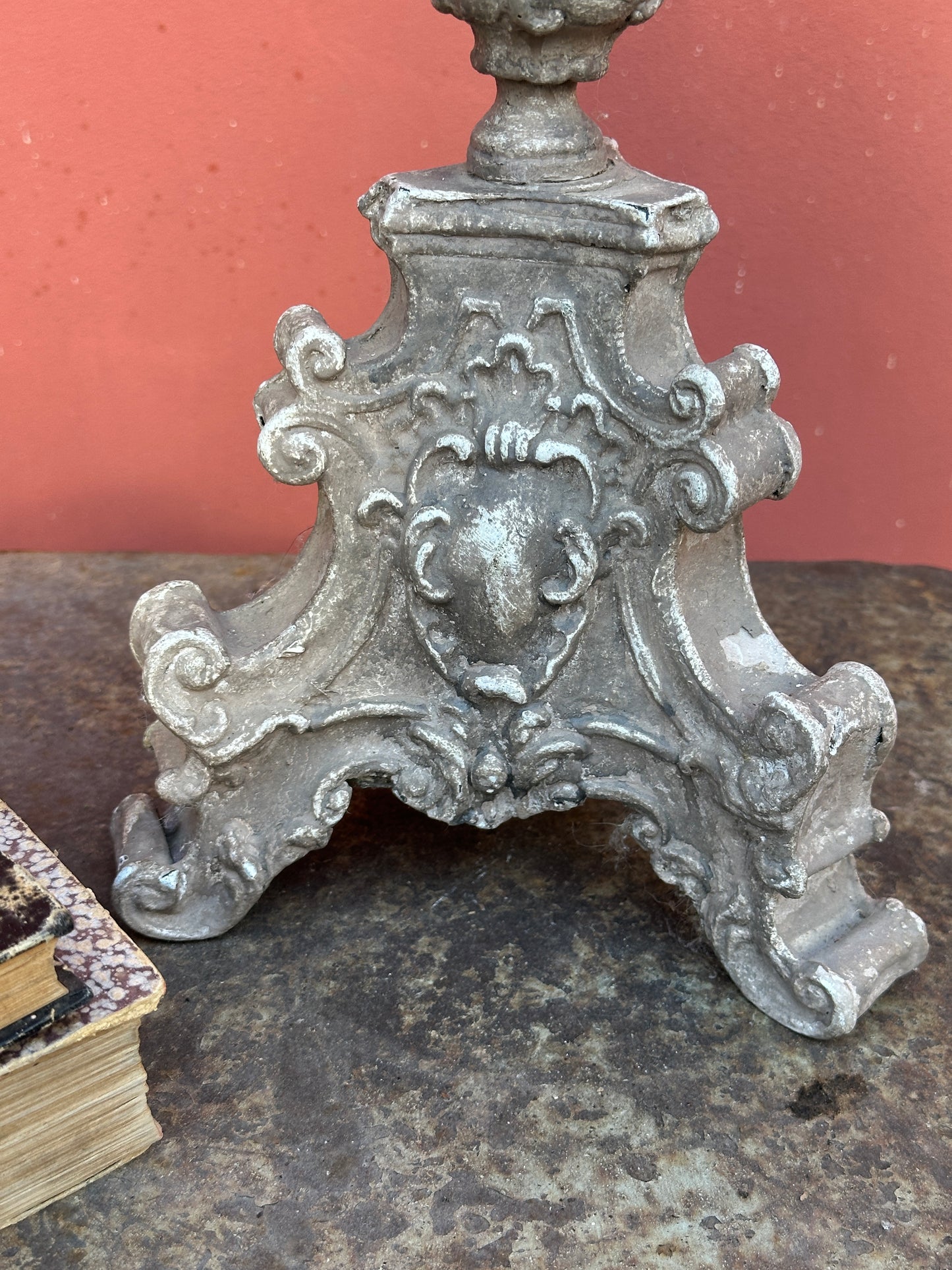 Candelabro Lavorato Tortora In Bronzo