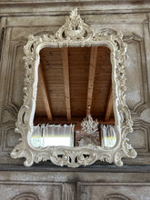 Carica l&#39;immagine nel visualizzatore di Gallery, Specchio Decorato Con Punta Lavorata A conchiglia E Foglia
