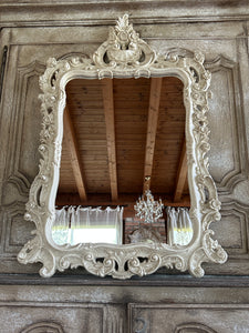 Specchio Decorato Con Punta Lavorata A conchiglia E Foglia