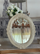 Carica l&#39;immagine nel visualizzatore di Gallery, Specchio Ovale Con Decori
