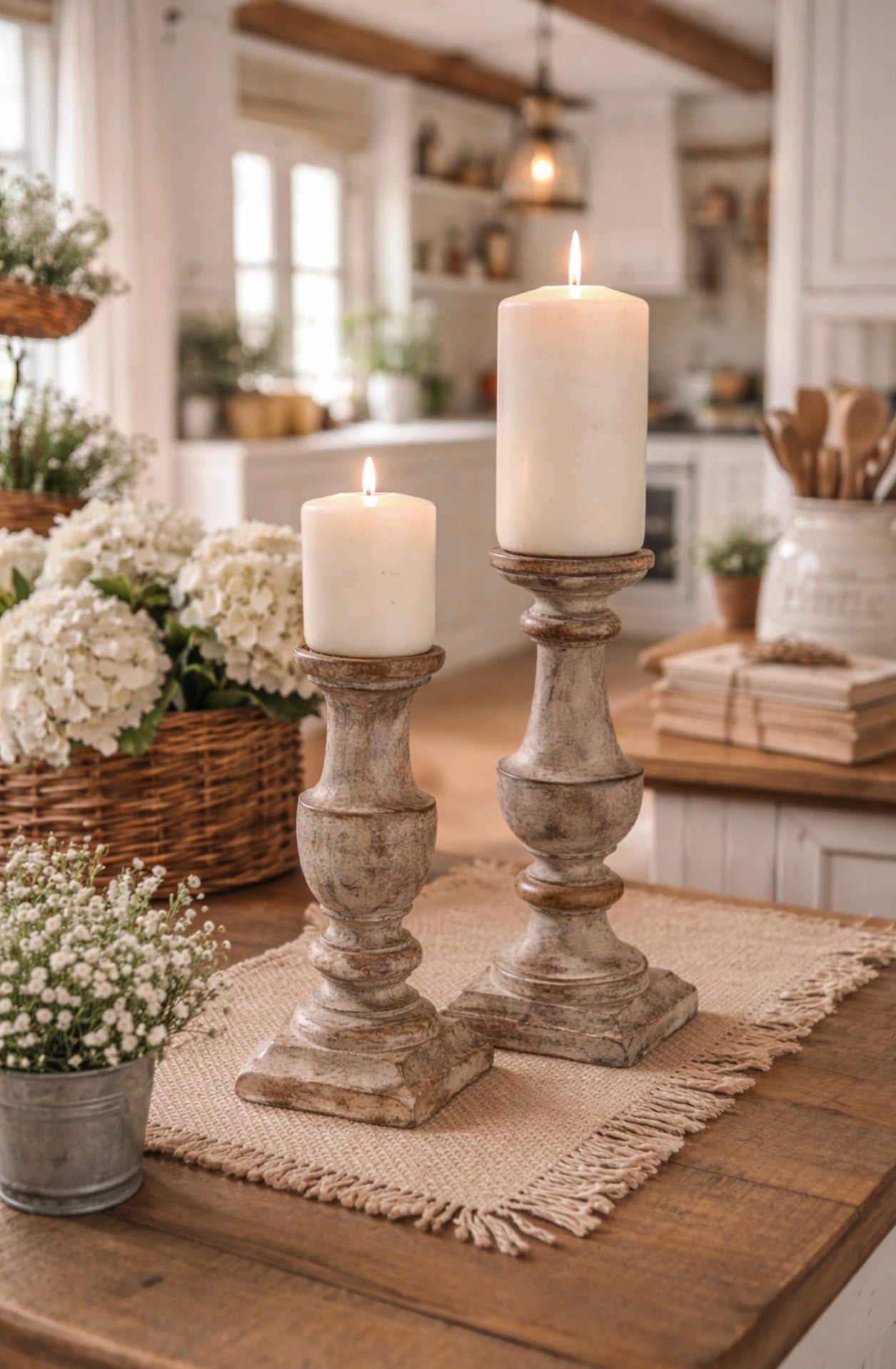 Candelabro In Legno Panna Anticato