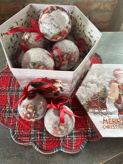 Confezione Sfere Babbo Natale Con Fiocco Rosso