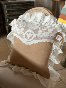 Cuscino In Juta Con Pizzo E Gala