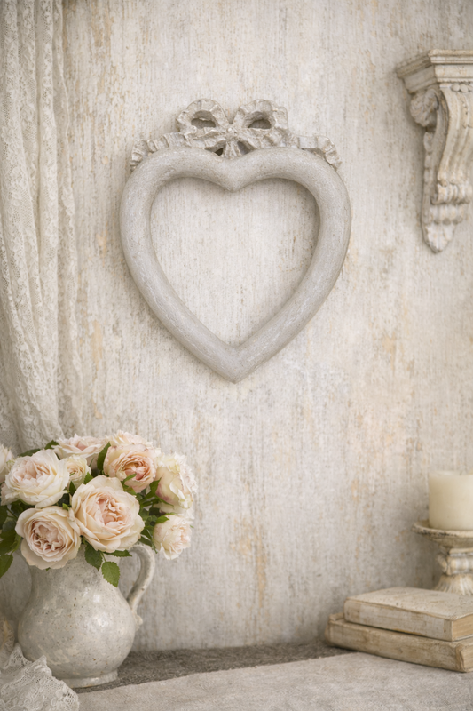 Cornice A Cuore Nodo D'Amore Grigia
