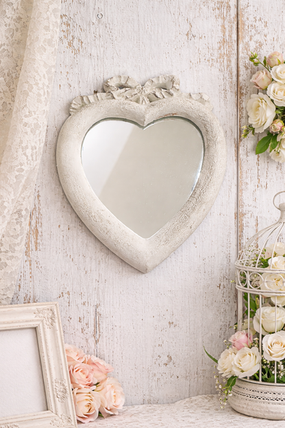 Cornice Con Specchio A Cuore Nodo D'Amore Bianca
