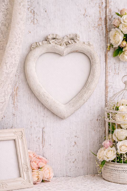 Cornice A Cuore Nodo D'Amore Bianca