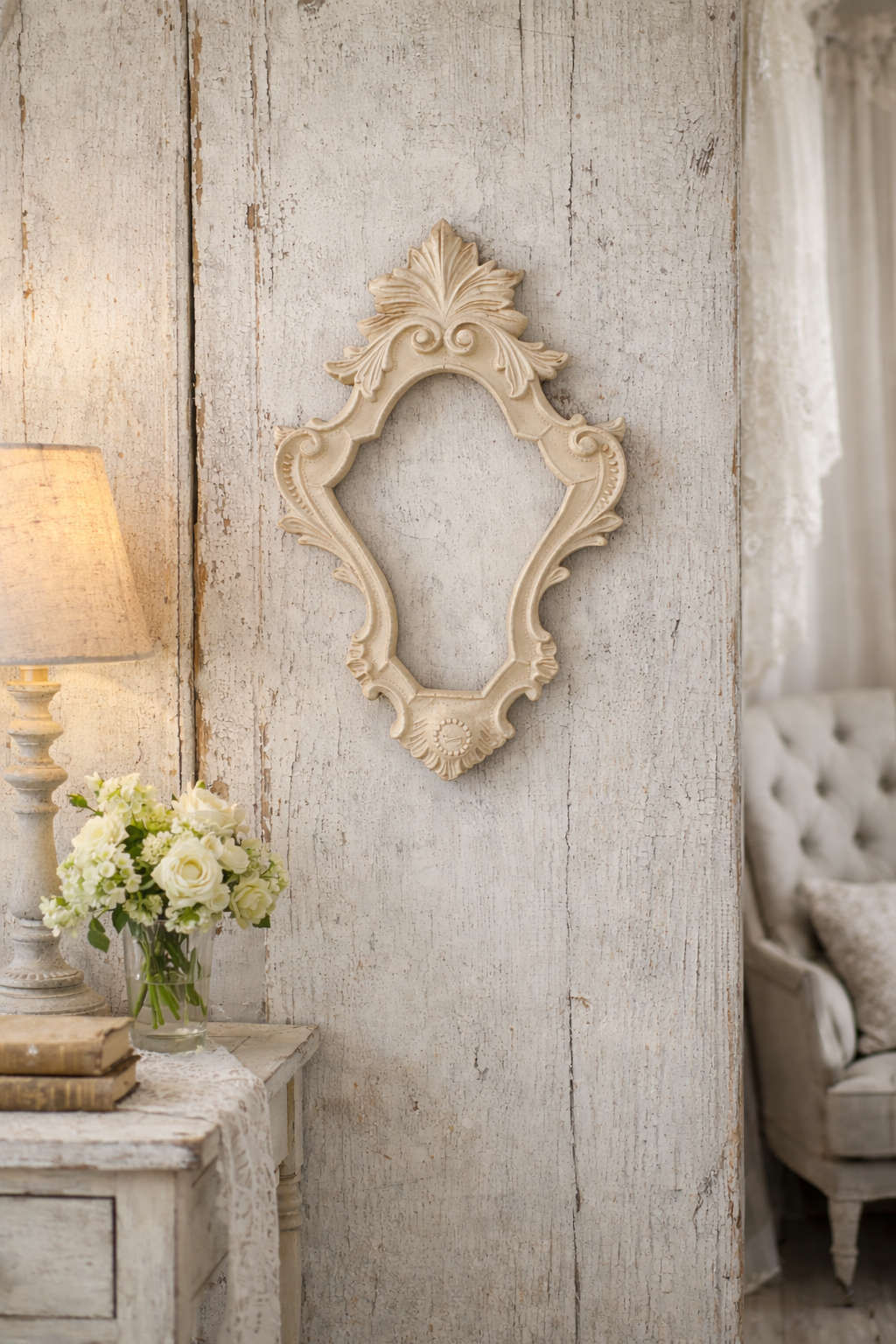 Cornice Con Decori Foglie E Riccioli