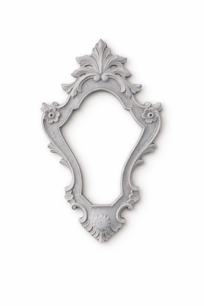 Cornice Con Punta A Foglia E Fiori