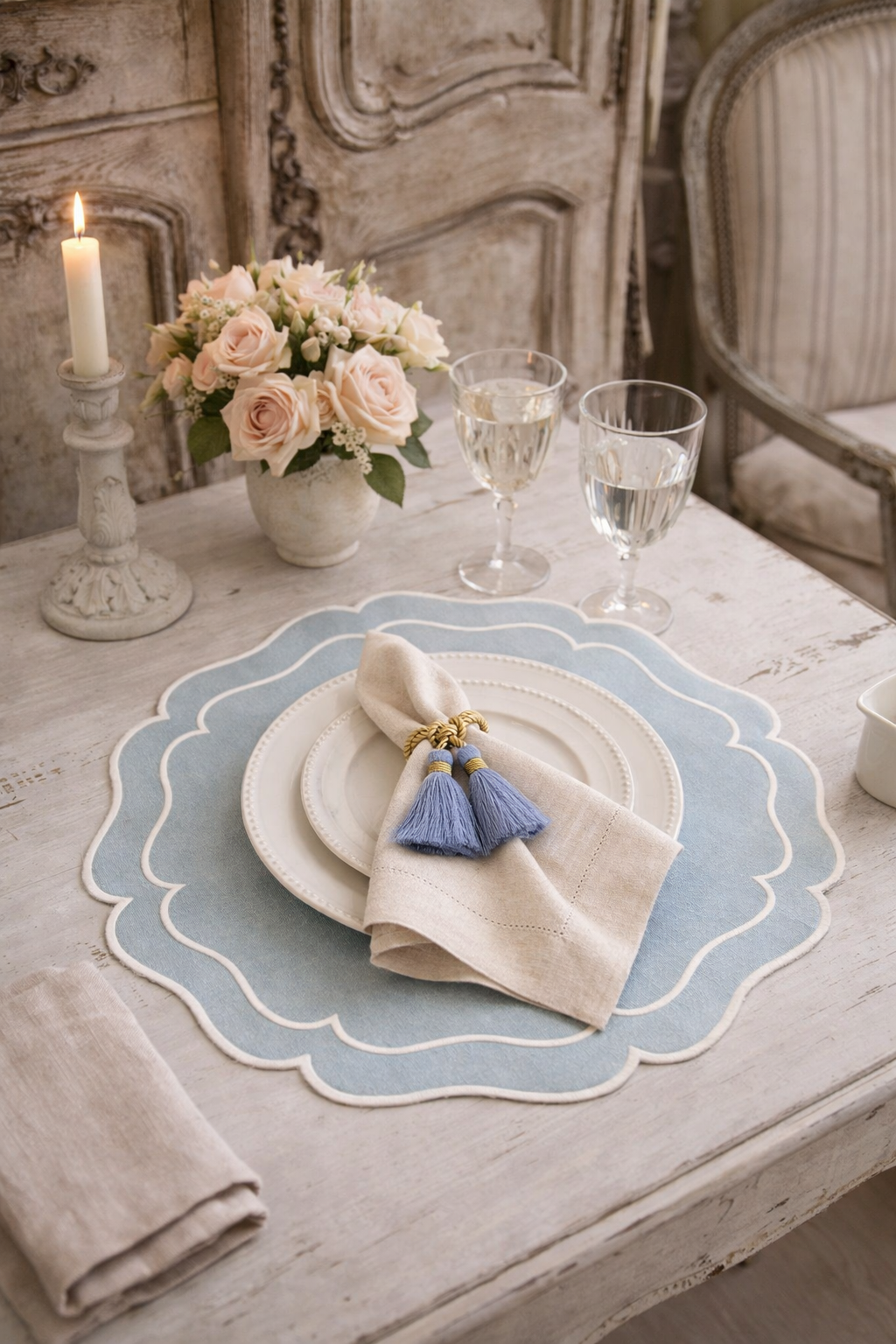 Tovaglietta Rotonda Lino Ricamata Azzurro/ Bianco