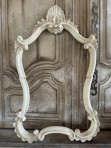 Cornice Grande Con Punta Conchiglia