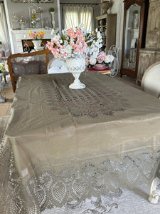 Tovaglia In Vinile Beige Scuro  Con Pizzo