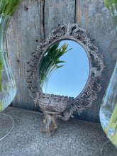 Carica l&#39;immagine nel visualizzatore di Gallery, Specchio Decorato Con Portacandela
