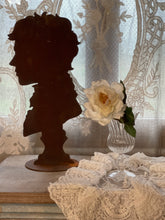 Carica l&#39;immagine nel visualizzatore di Gallery, Sagoma Busto Mr. Darcy
