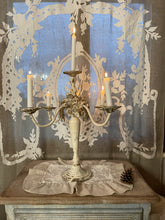 Carica l&#39;immagine nel visualizzatore di Gallery, Candeliere A Cinque Con Fiori
