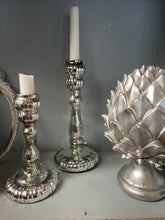 Carica l&#39;immagine nel visualizzatore di Gallery, Candelabro Argento Con Scalantura
