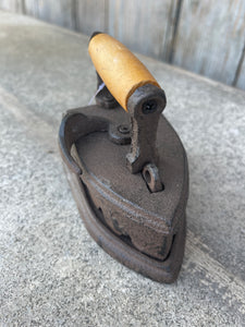 Ferro Da Stiro Con Manico Legno