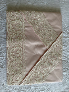 Lenzuola Con Pizzo Ricamato